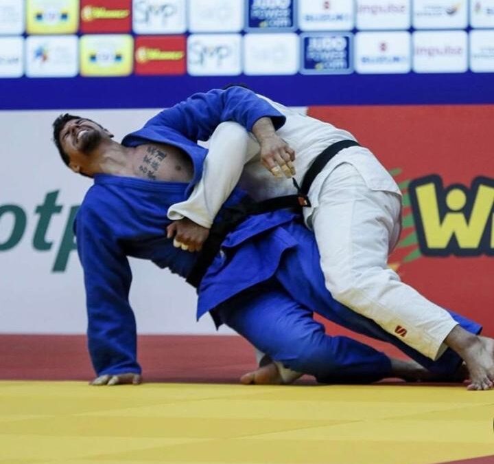 Se complica el sueño olímpico: Judoka Thomas Briceño se lesiona la rodilla compitiendo en Israel