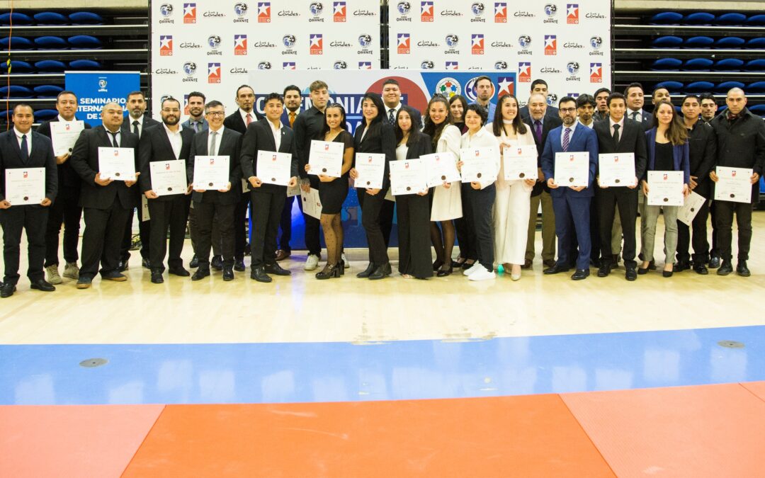 52 judokas recibieron sus nuevos grados Dan en el Abierto Nacional de la Zona Centro 2024